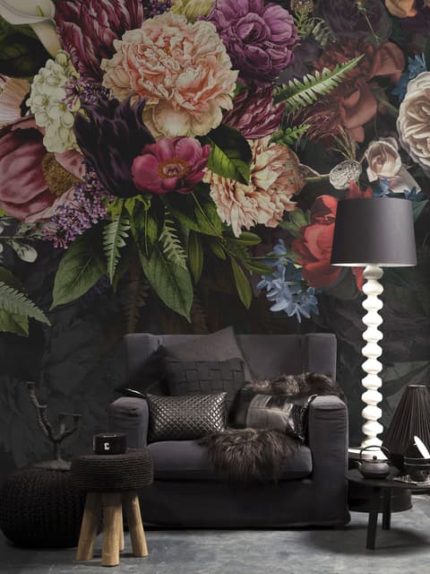 Papier peint panoramique de fleurs de vigne et de pivoines sombres