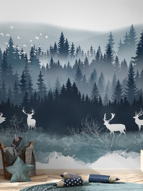 Fototapete mit nebliger Waldlandschaft und gehörntem Hirsch