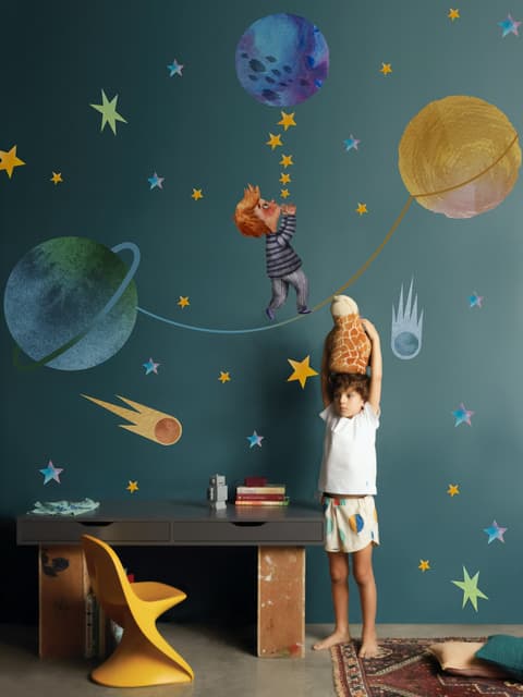 Petit garçon avec des étoiles bleues et jaunes dans l'espace avec des étoiles bleues et jaunes Stickers muraux