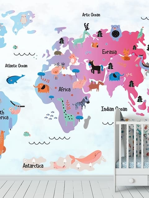 Papier peint panoramique carte du monde colorée avec animaux de dessin animé