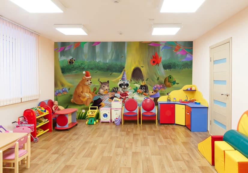 Papier peint panoramique animaux de dessin animé dans les bois