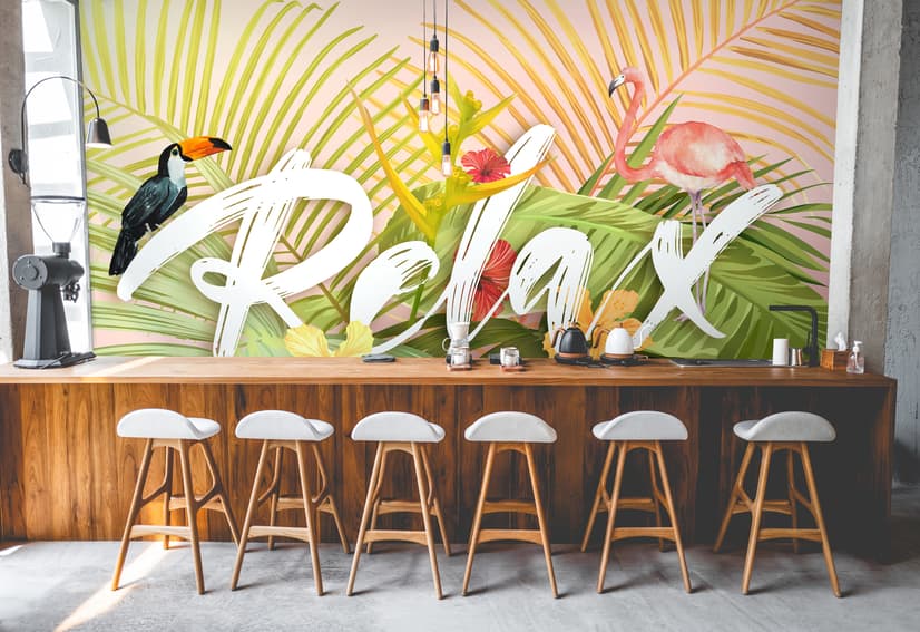 Papier peint panoramique flamant rose avec feuilles tropicales colorées