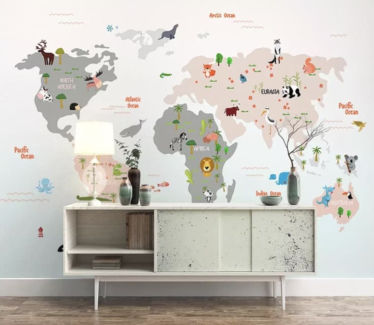 Papier peint panoramique carte du monde colorée avec animaux de dessin animé