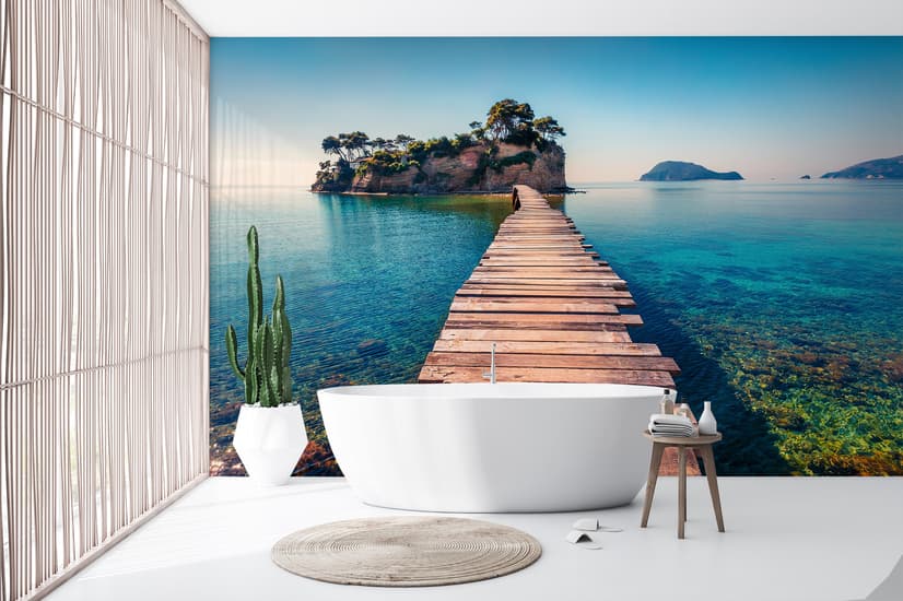 Realistische Meereslandschaft mit Holzbrücke Fototapete