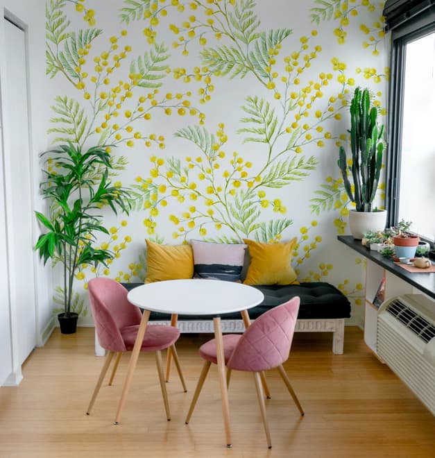 Papier peint panoramique floral aux herbes jaunes